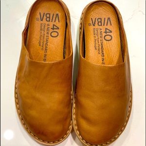VIVA slide mules size 40 (Woman’s 9 or Mens 7.5) leather handmade in Portugal.